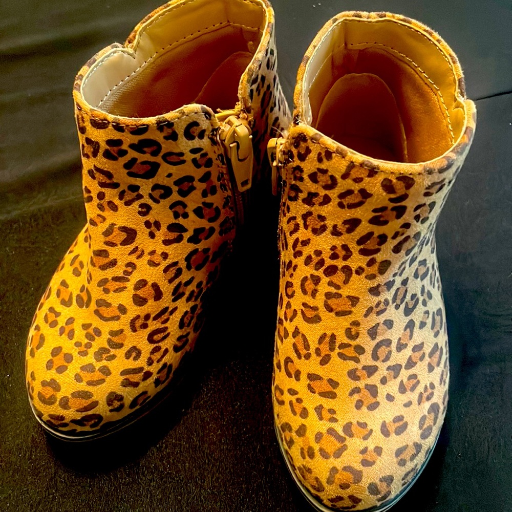 Size 7 toddler Cat and jack cute leopard ankle boot